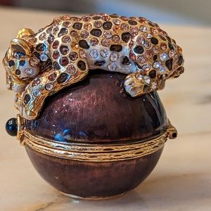 Jay Strongwater Small Snow Leopard on Brown Ball Trinket Box, Swarovski Crystals